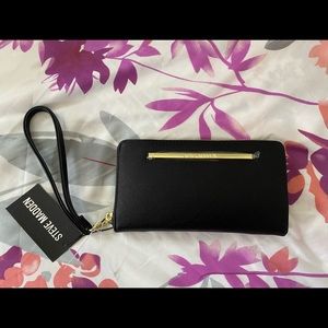 Brand new with tags, Steve Madden black wallet with wristlet